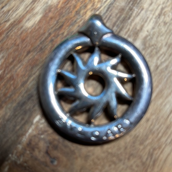 Dije circulo sol en el centro silver - Picture 2 of 2